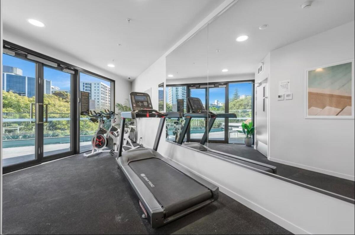 Brand New Luxury Queen Street View Apartment