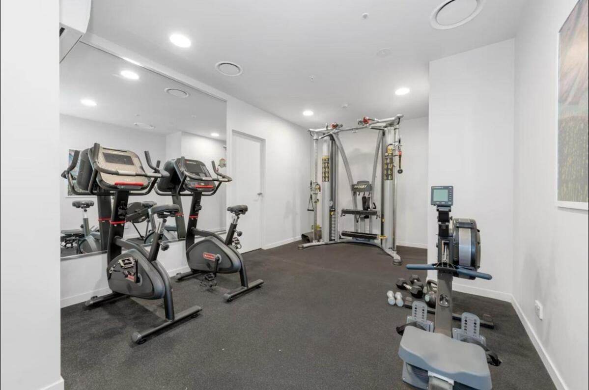 Brand New Luxury Queen Street View Apartment