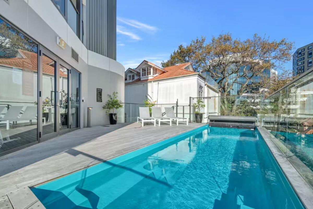 Brand New Luxury Queen Street View * Auckland